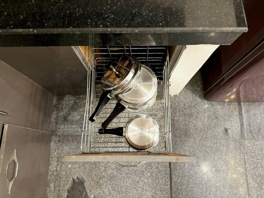 Nirvana 2bhk Delightful In Delhi Apartment *